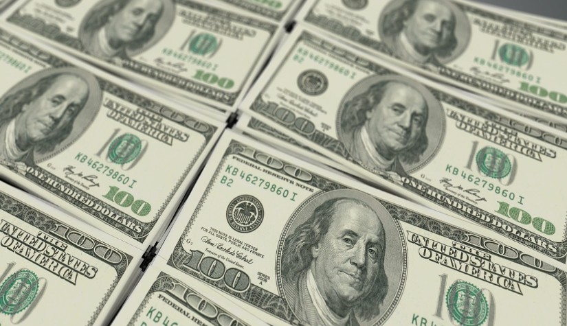 ดอลลาร์สหรัฐแข็งค่าเล็กน้อยเทียบเยน จากแรงซื้อเพื่อชำระบัญชี